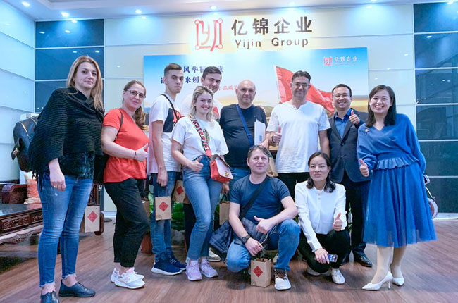 �R������C(j��)��(ch��ng)Ĥ�Y(ji��)��(g��u)�����c�͑���Ӱ